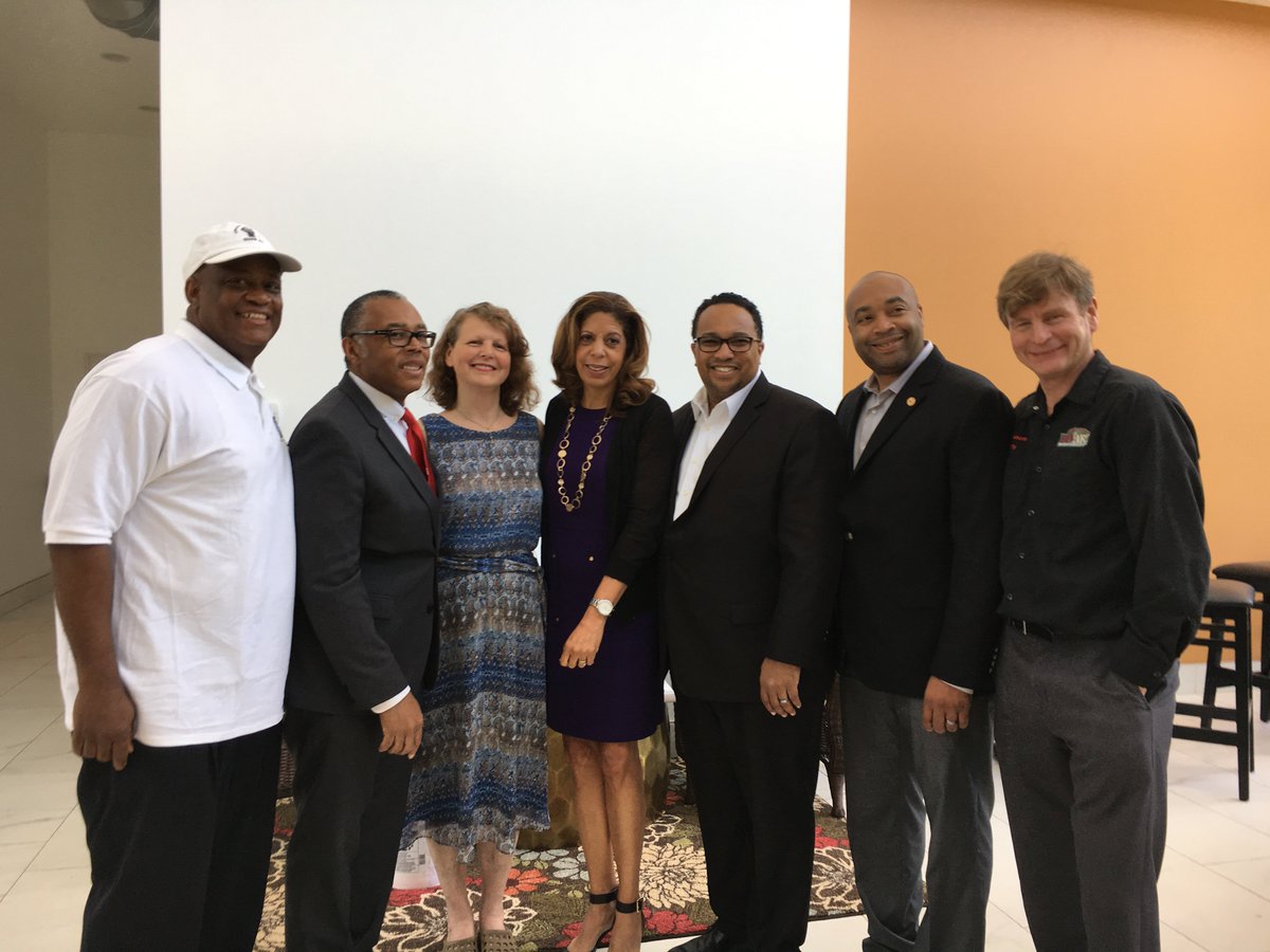 Great to have lunch today with <a href="/Ald_Brookins21/">Alderman Brookins</a> and Block Presidents in the 21st Ward at <a href="/WildBlossomMead/">Wild Blossom Meadery</a>.