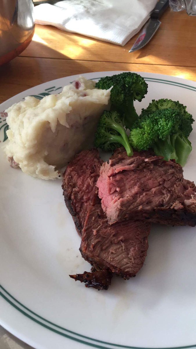 mollybsherman's tweet photo. @GordonRamsay I made dinner tonight for my mom, dad, and brother what do you think? https://t.co/cvyG3Bftxs
