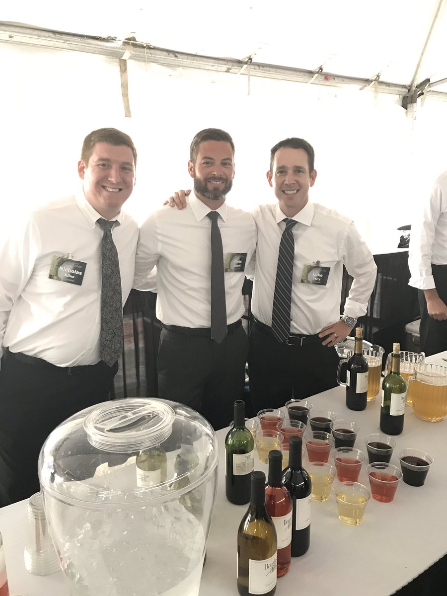 W3DapperDads's tweet photo. Don't forget to tip your bartenders! #givegenerously https://t.co/LTxttpwood