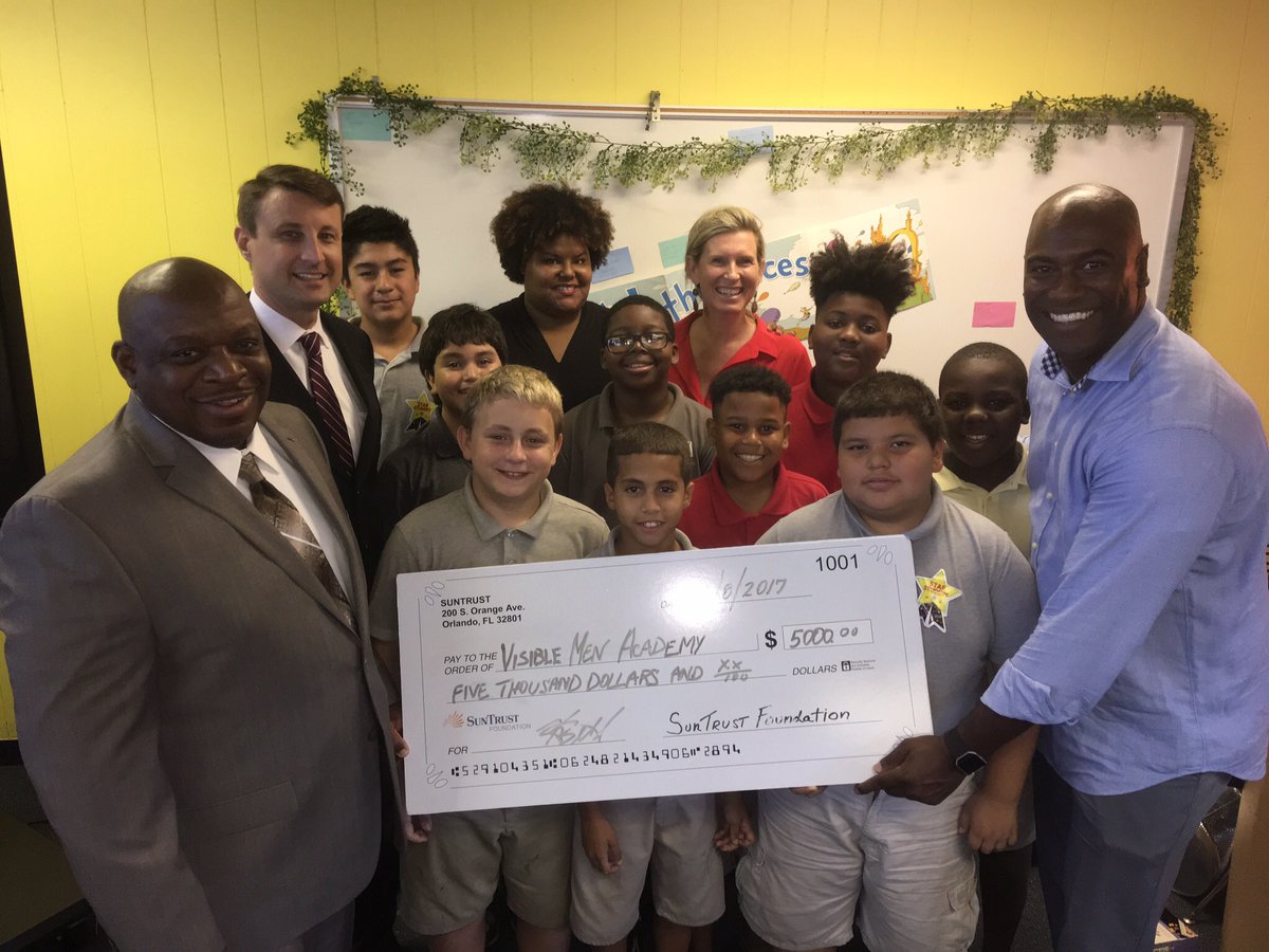 VMAcademy1's tweet photo. Thank you @SunTrust Foundation for investing in our @VMAcademy1 Suns & mission! #MinorityEd #2GenEd #TheVMAWay https://t.co/J5p5jEcj4Y