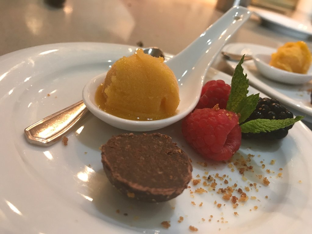 chefmarisoll's tweet photo. Something sweet because it's Thursday: Mango Ice & Chocolate Mignardise #MyFood #CookingIsMyThing #ChefMarisoll #FoodPorn https://t.co/w2UkuYeRp9