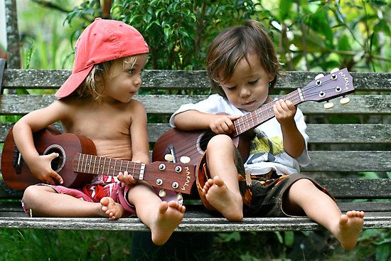 LittleBearsSF's tweet photo. All you really need is a friend and a uke #NationalBestFriendsDay https://t.co/neLocj3lyb