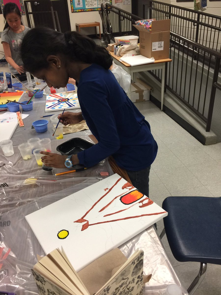 Timber_Girls's tweet photo. Some of the amazing Aboriginal Art work created by yours truly TimberGirls!  #Tdsb #LC2 #aboriginalart https://t.co/4E8OrsRvjs