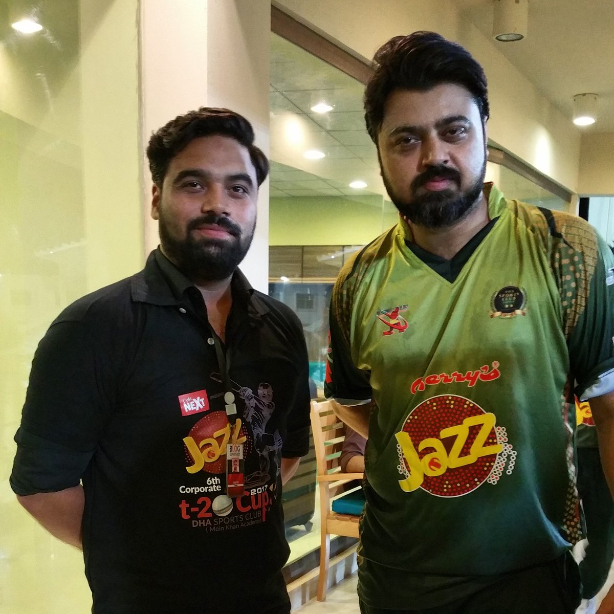 faizanrz's tweet photo. Some shots from earlier tonight at #jazzt20cup #KhanKaMaidan #celebrity #blogcoverage #blogger #bloggerlife #bloggerday @jazzpk https://t.co/1oTcPPmAuh