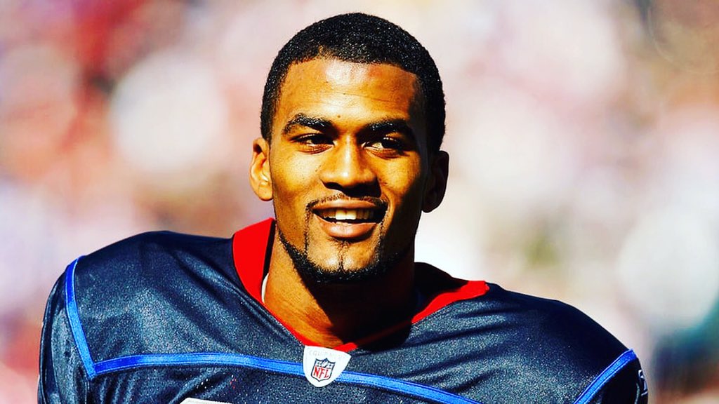 topftheworldent's tweet photo. Prayers to Former #NFL Wide Receiver Found Dead in Indiana River
#JamesHardy III was picked in the 2round of the 08 Draft by #Buffalo Bills. https://t.co/Gm2VbChZIa