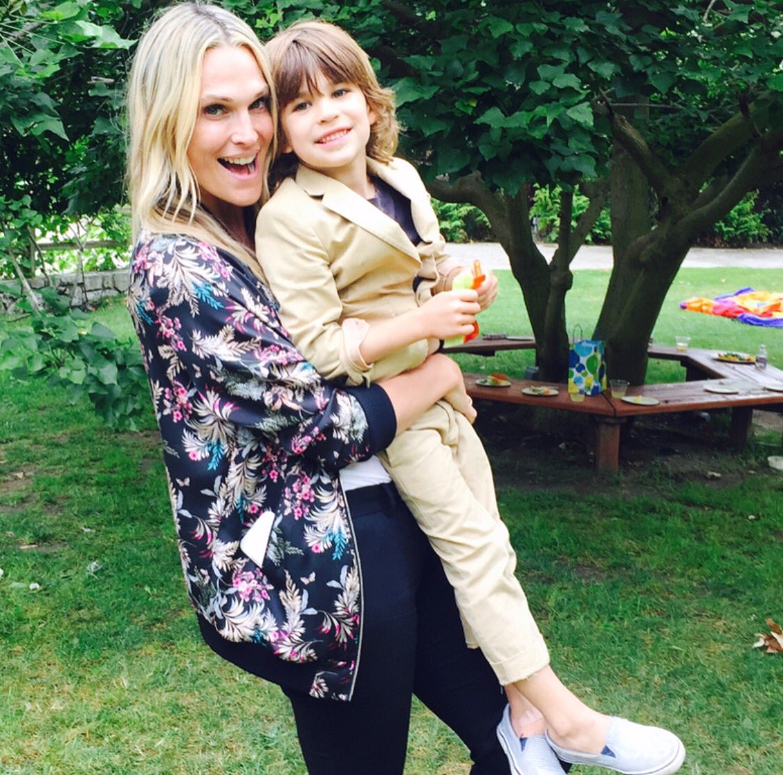 MollyBSims's tweet photo. So Proud of Brooksie 2nd year of Preschool is complete😂🌈 #thenestschool thank you Tara Rubin for being such an amazing teacher and friend! https://t.co/M4EvrDBqai