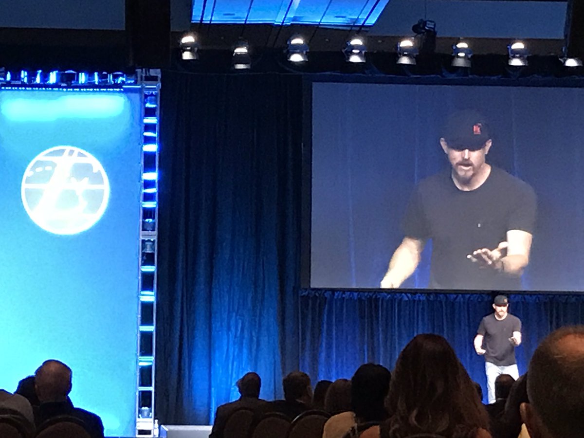 cvryan30's tweet image. Was great seeing @MickEbeling today at #outcomes17 @ExpressScripts, a great message #helponehelpmany @NotImpossible