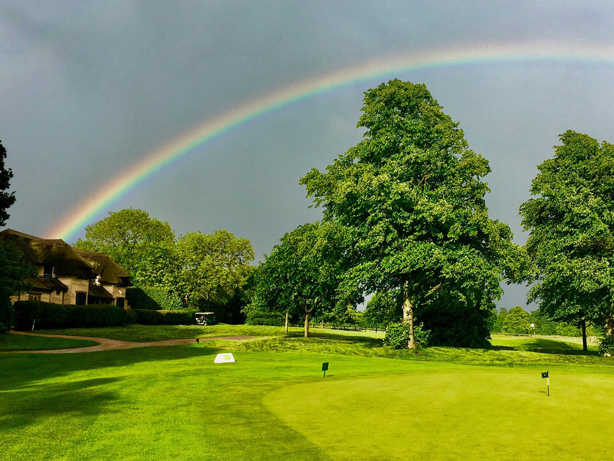 Swerve0856's tweet photo. @StaplefordPark @StapParkGreens Not a bad place to practice!⛳️🏌️❤️ https://t.co/JI6PUk5g3Y
