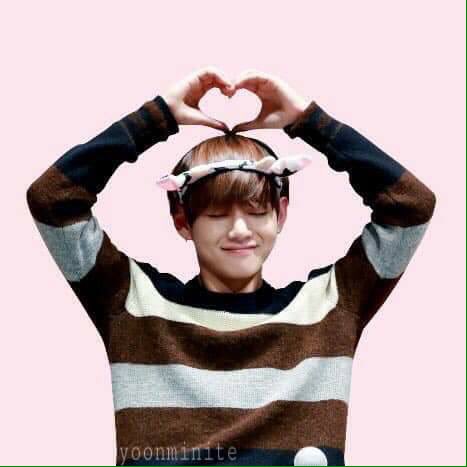 Taehyungieee tweet media