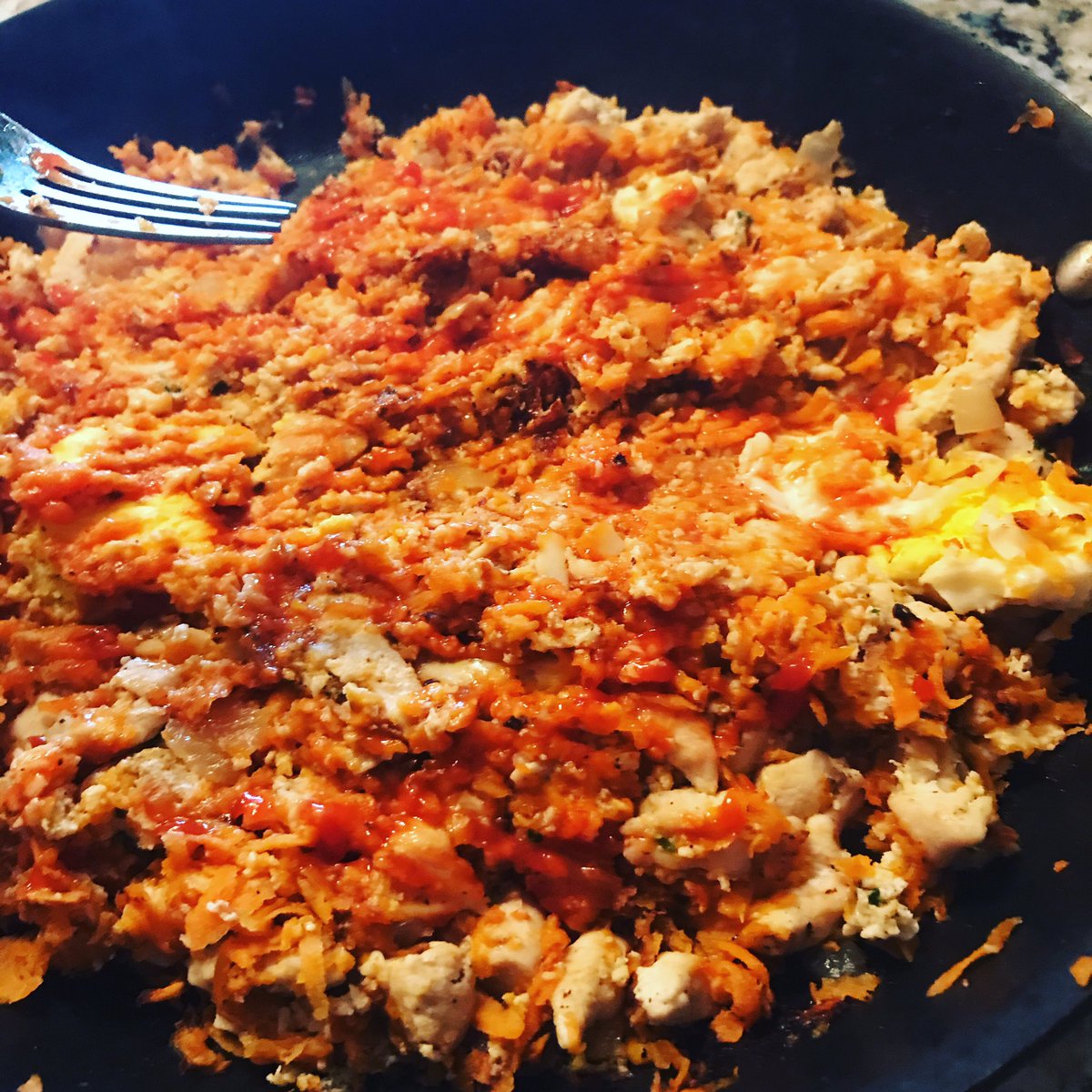 jayton_89's tweet photo. Nutrition👌🏻#eggs #sweetpotato #chiken #protein #ohyea #enjoyinglife #food https://t.co/oYHzUxhhbz