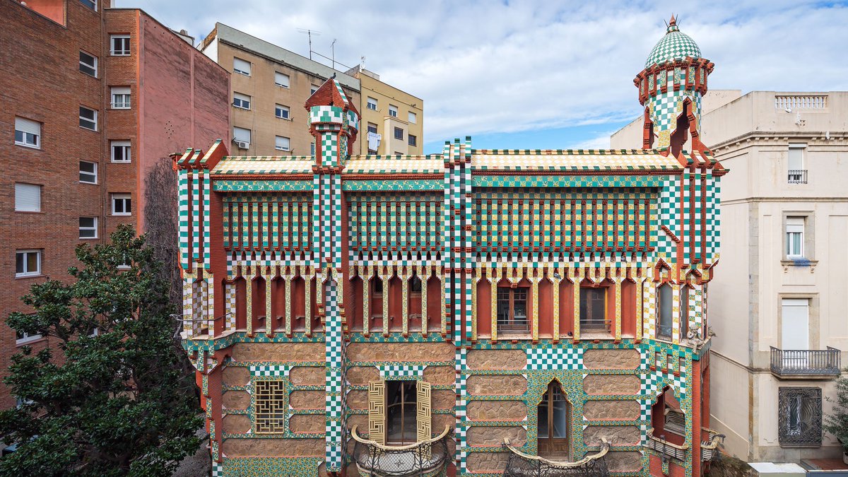 Wow: 'Gaudí's first built house set to open to public for first time' -Spain calling (even more loudly than usual) dezeen.com/2017/05/25/ant…