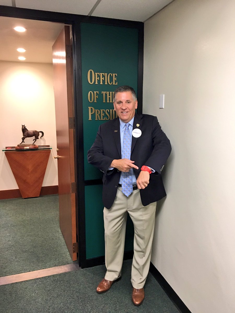 CalPolyPartners's tweet image. @CPPrezArmstrong says its time to #chooseCSU! #SupportStudentSuccess