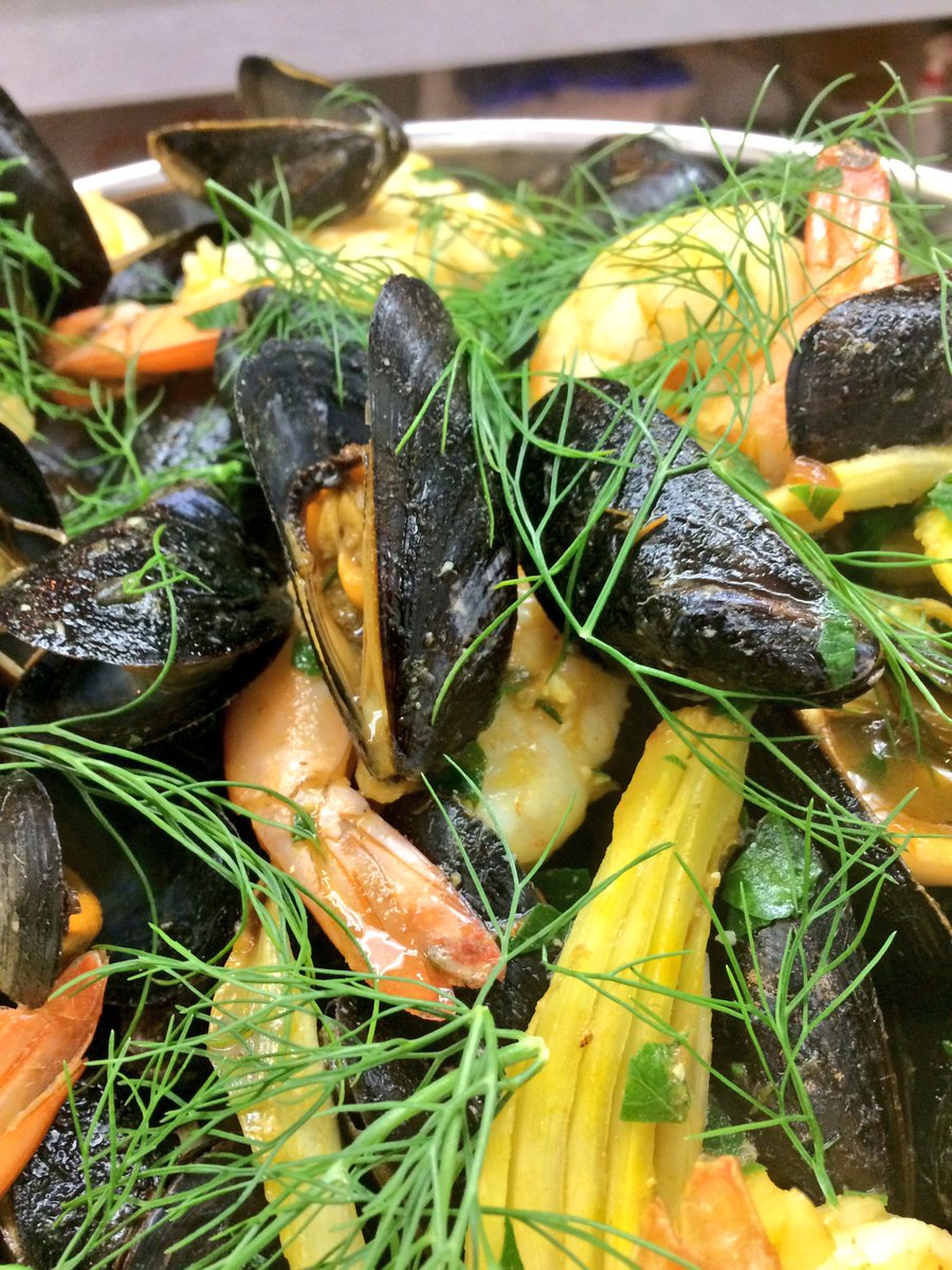 chefadam247's tweet photo. Great bistro food at tonight's event at United Nations international school.  Great job team! @FlikISDining @Flik_UNIS_CAFE @UNISNYC you https://t.co/IH7n0RXGvF
