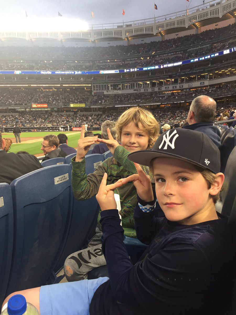 rkammerer's tweet photo. Loving @Halstead &amp; @Yankees #hattheplate #boysofbaseball #rowayton #littleleague #semifinalsonsaturday #love #mlb https://t.co/JxHAAJrR6o