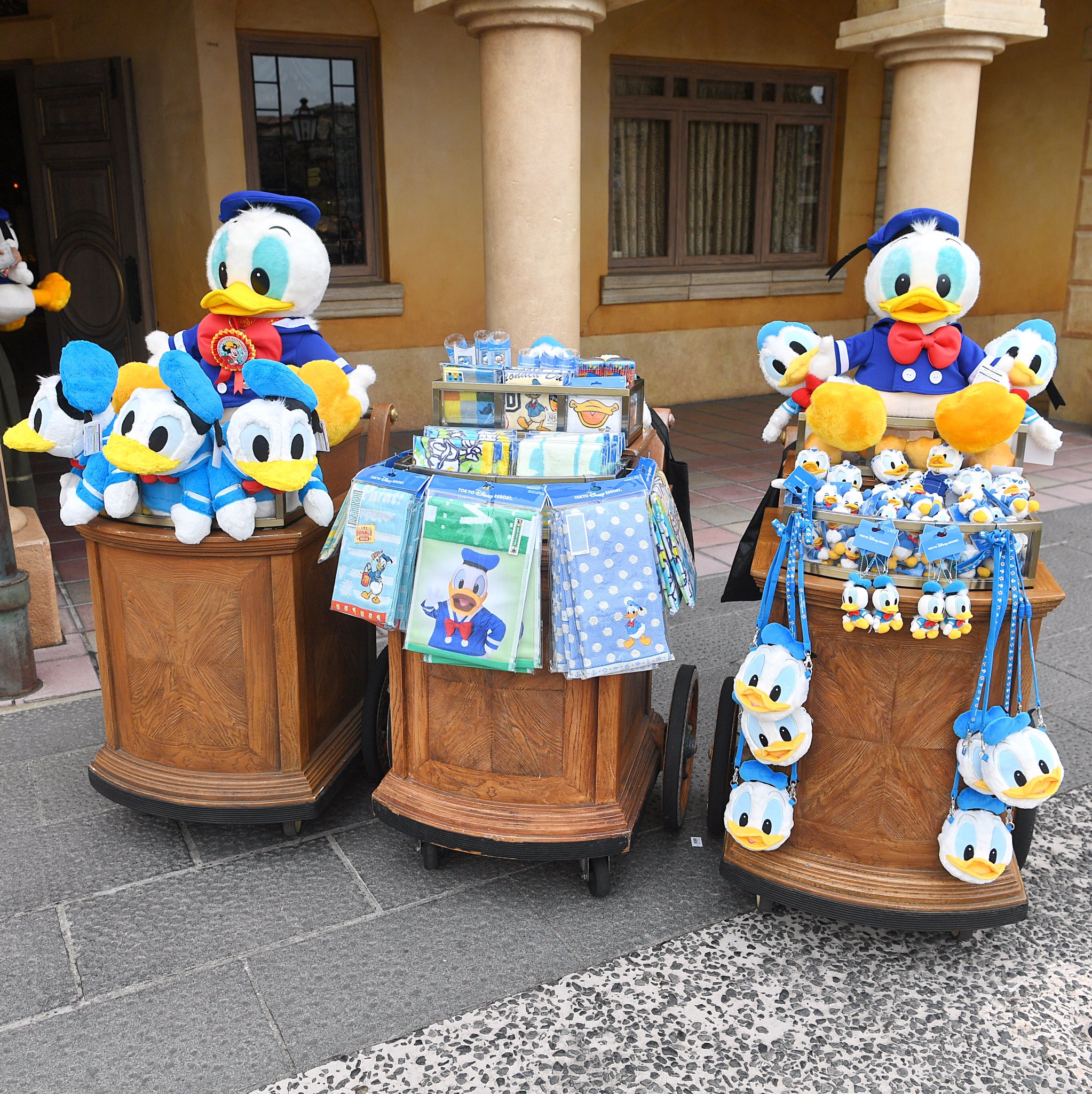 Mezzomikiのディズニーブログ ヴィラ ドナルド ホームショップのドナルドお誕生日デコレーション T Co Bfuupozltz