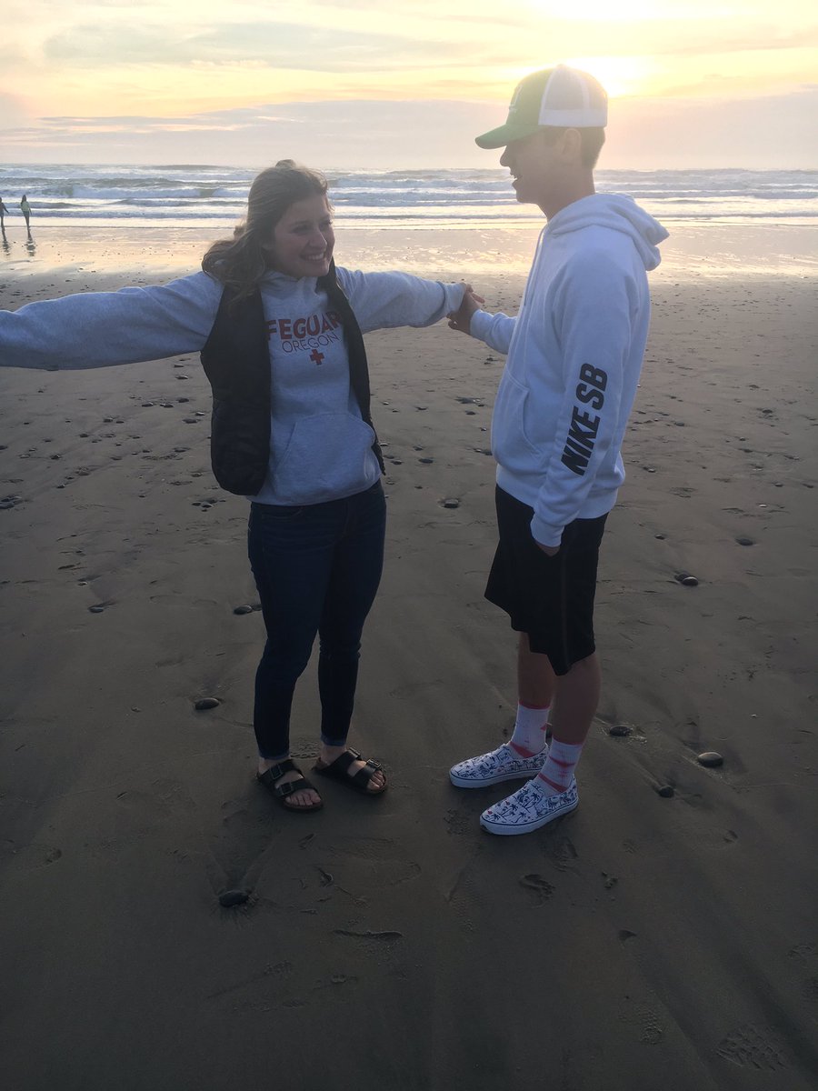 Lililovesyou88's tweet image. National bestfriends day to this goob 💕 #lovah#bestie