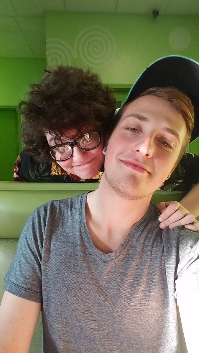 CallMeECig's tweet photo. So #Rothan amirite?? #NationalBestFriendsDay https://t.co/Fs0hBRv3m7