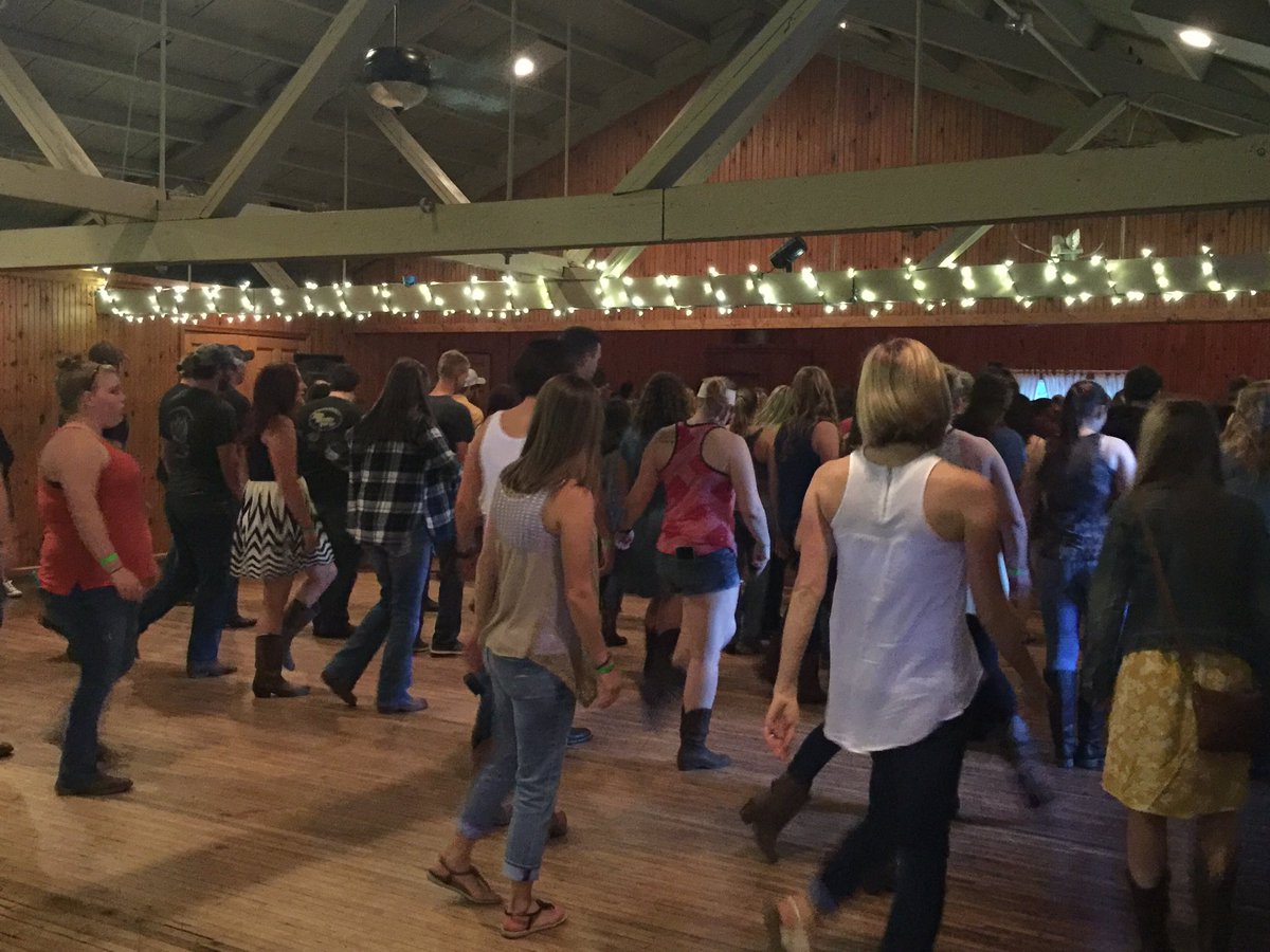 DontWaitToLive_'s tweet photo. @CJHummels Schools out for the summer baby ๐๐ป๐๐๐ป๐ #hummelslinedancing https://t.co/6nnjWnkUaQ