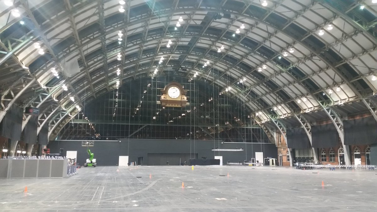 DPickthallJrno's tweet photo. 1.44am in Manchester Central. None of the 5 seats announced yet. https://t.co/MmUdX8b4VX