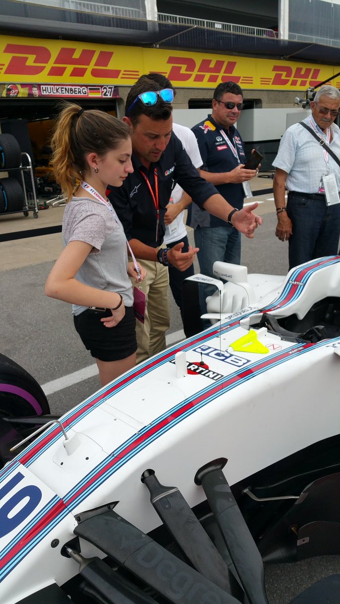 intelpatrick's tweet image. Thank you @thebuxtonblog for your gracious time sharing your knowledge with my daughter. Lifetime memory. You're a great guy.