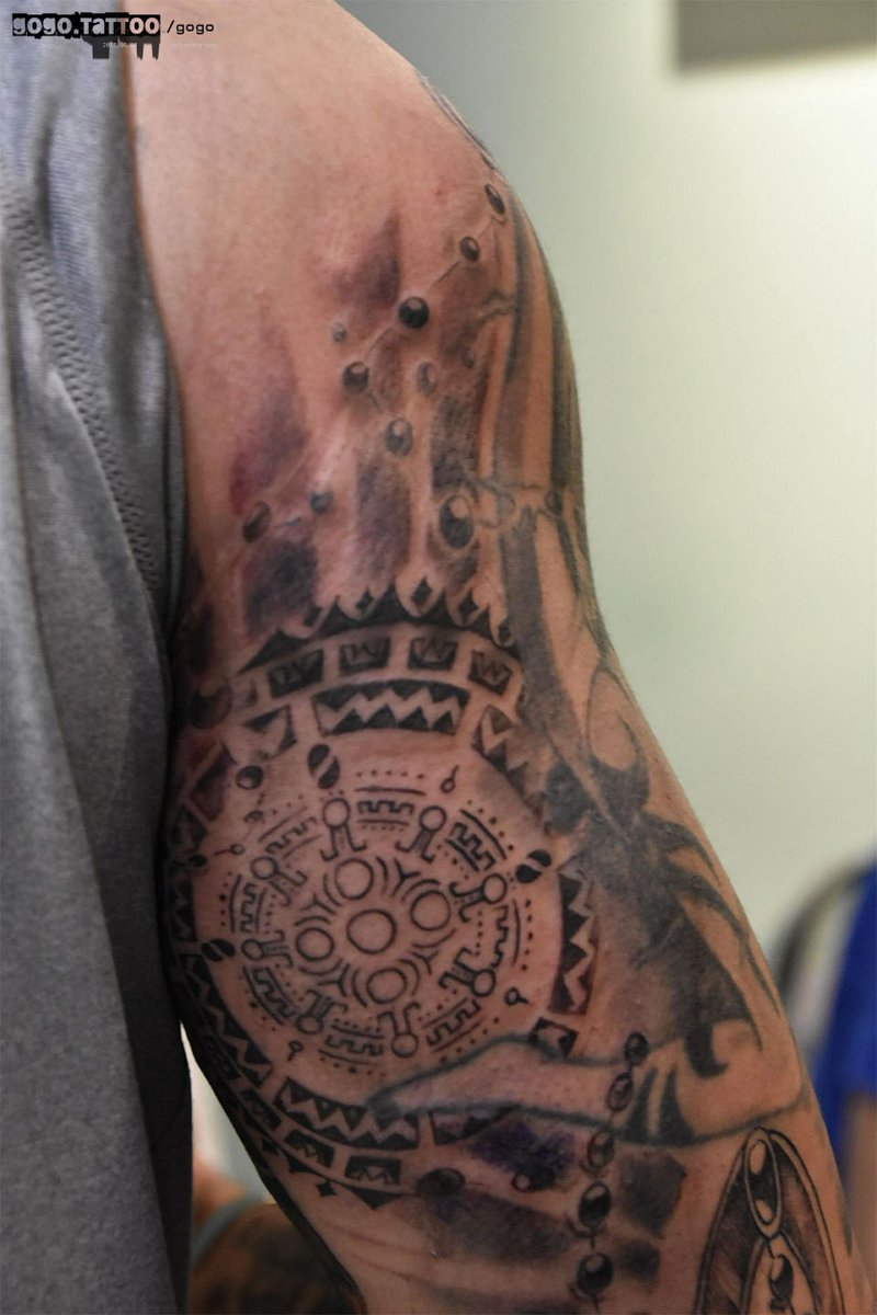 ethstatus's tweet photo. A member of our community just had Status tattooed on his body; commitment to the cause. #decentralization https://t.co/FjBpk6ACdO https://t.co/jcssaSzx7Y