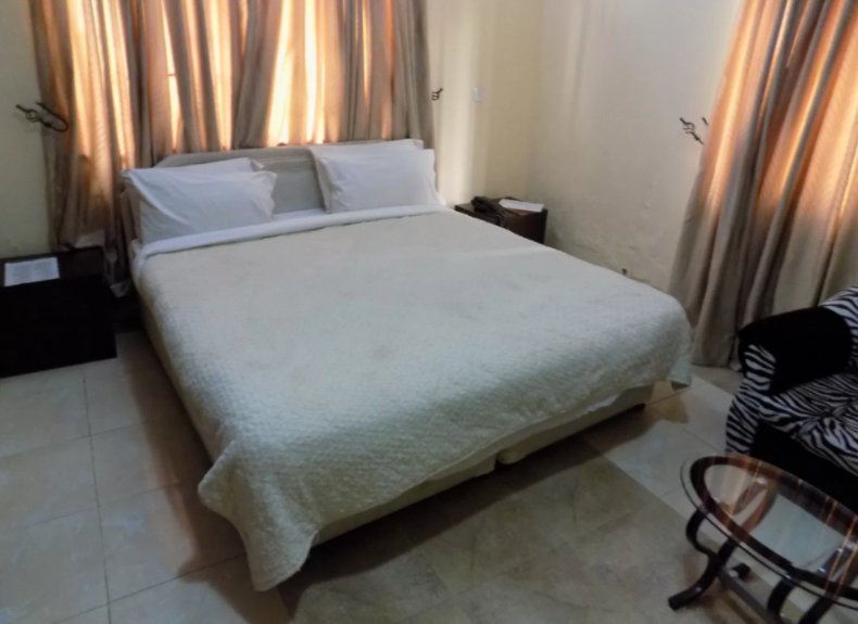HotelNowNow's tweet photo. Looking for a pocket-friendly hotel in Lekki? Figlos has you covered. Read our expert review of the hotel here - https://t.co/Lf9kwZGK1H https://t.co/EVFBa63n8R