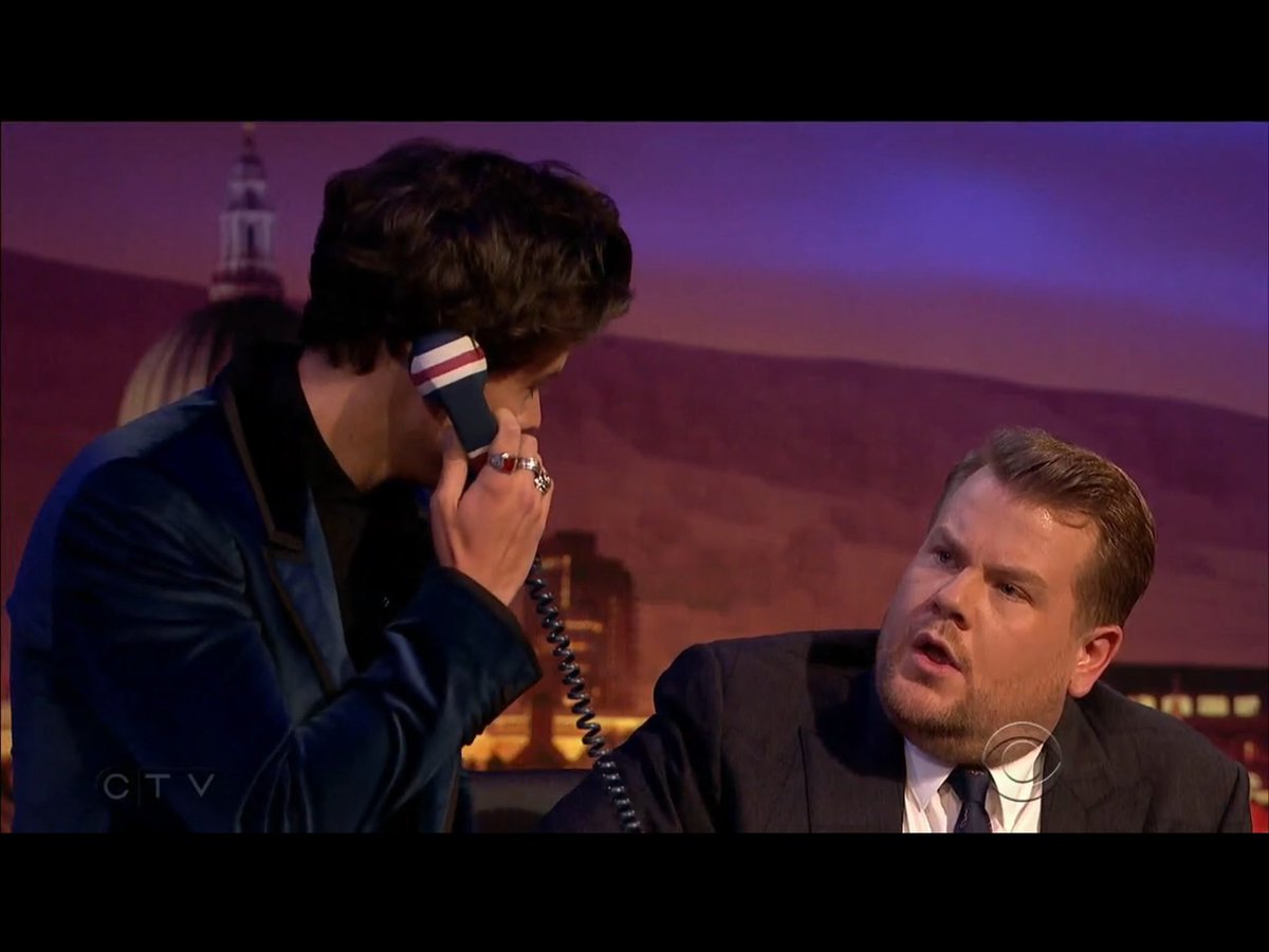 1D_24hNews's tweet photo. Harry on #TheLateLateLondon last night!!!
#HarryStyles #Harry #Styles #SignOfTheTimesMusicVideo https://t.co/lXNwaYQGuz