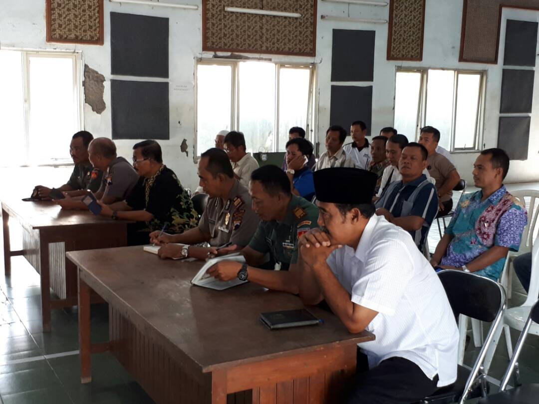 dpusdatarujtg's tweet photo. Sosialisasi Pemb. Embung Buntu cs.LS di Ktr UPT Brondong Sragi Pekalongan dihadiri TP4D Kejati Jtg
#program1000embung @ganjarpranowo https://t.co/40sxr56tKd