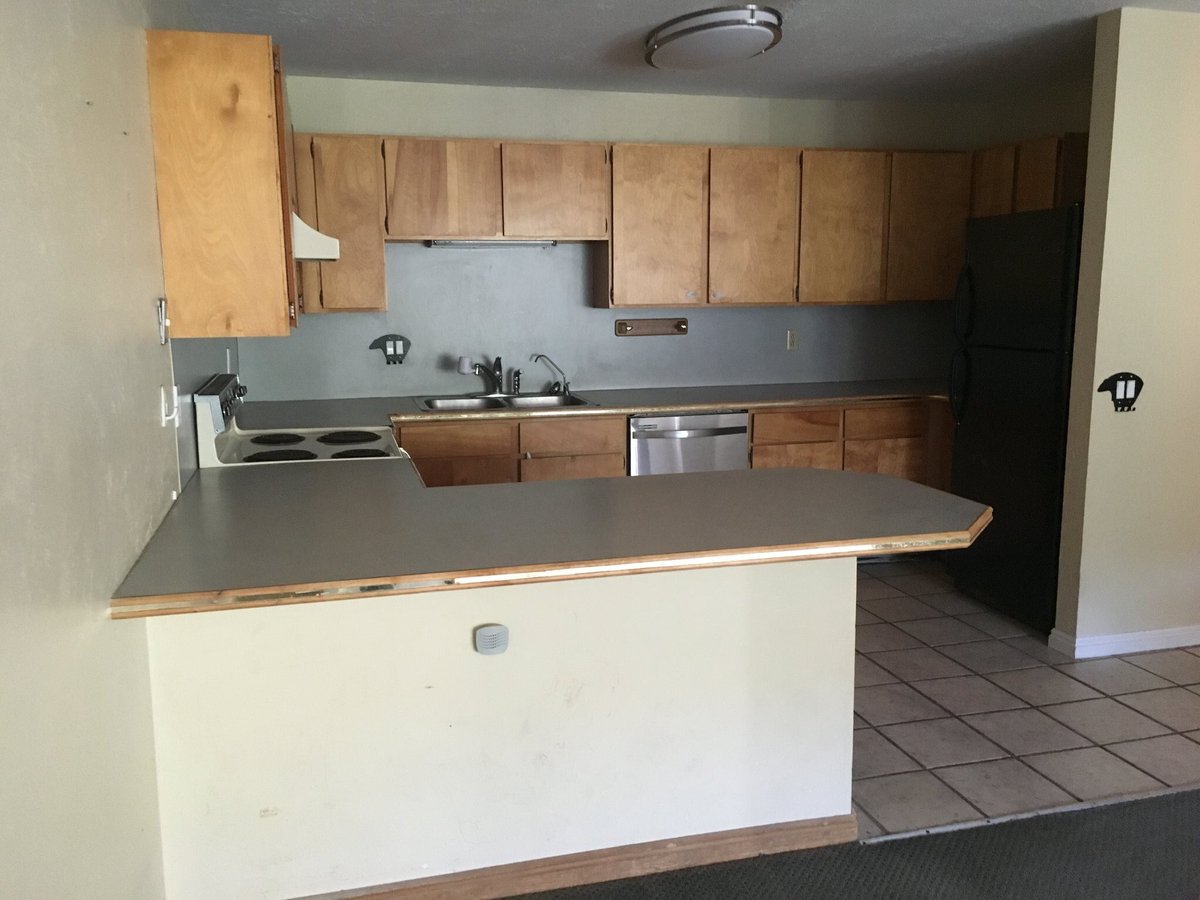 UTDesignBuild's tweet image. #TBT Little Throwback photo of the amazing transformation that happened up at our project in Park City, UT.