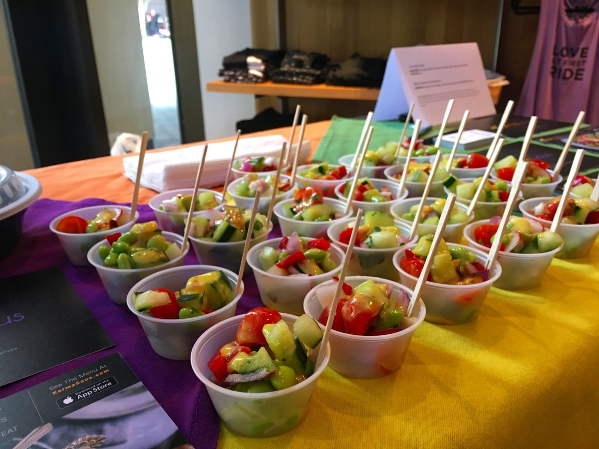 KarmaSous's tweet photo. If you're in SF and want us to do free tastings of our awesome food at your gym or work, let us know!🍴 #freefood - https://t.co/2yz20H5qqg https://t.co/pcLfq9yTUn