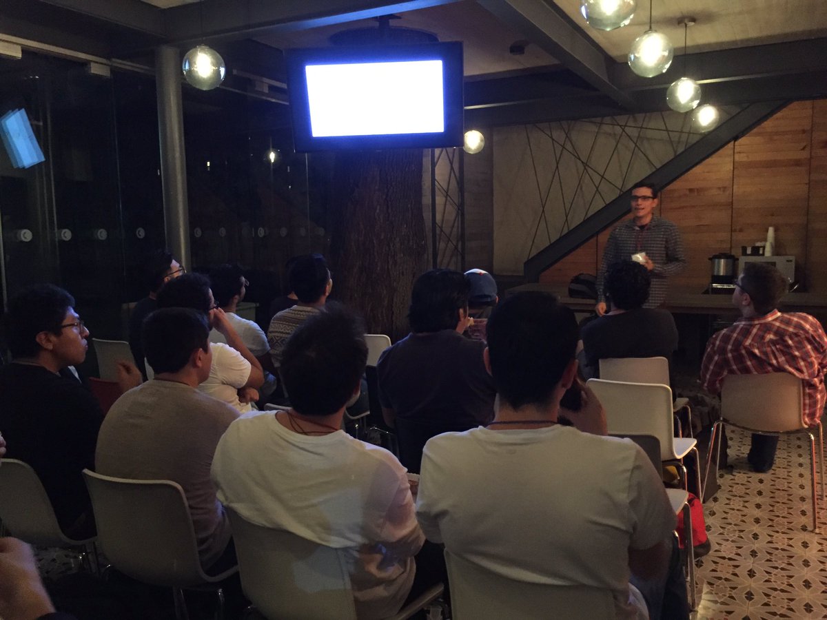golangmx's tweet image. Finalmente @rodikana de @datankai sobre GraphQL (y nada de Go). En este hogar SÍ aceptamos propaganda :).