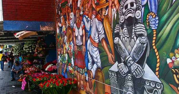 SoyMonas's tweet photo. "Estamos trabajando para salvaguardar el patrimonio cultural, artístico etc, de la #CDMX" vía @dip_apapalot con @nacholozano https://t.co/3iBDVk22BU