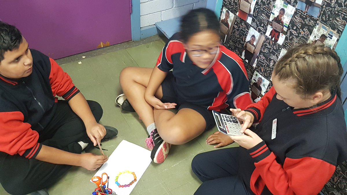 Samantha R tweet media