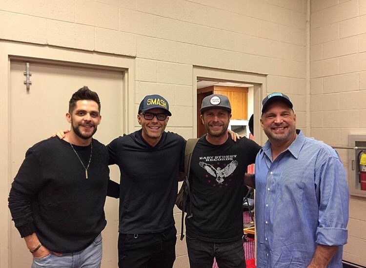 ThomasRhett's tweet photo. https://t.co/qNelVhNWek