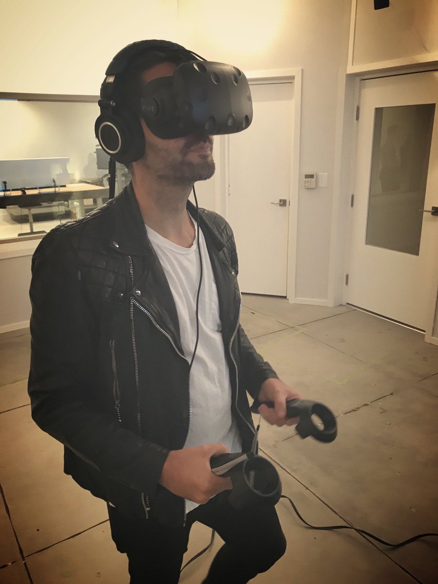 pusherlives's tweet photo. Inspired night of ideas & possibilities went down last night w/ @safaririot #cloakstudios #vr #pushercrew @LiamSuperhuman_ @ianmillermusic https://t.co/2hikKhDciB