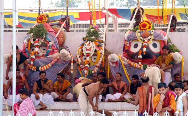 NewsNationTV's tweet photo. #devaSnana Purnima 2017: All you need to know about Lord #JagannathYatra, bathing ceremony and its significance
https://t.co/vxrj937NDE https://t.co/iYtfM6HxLT