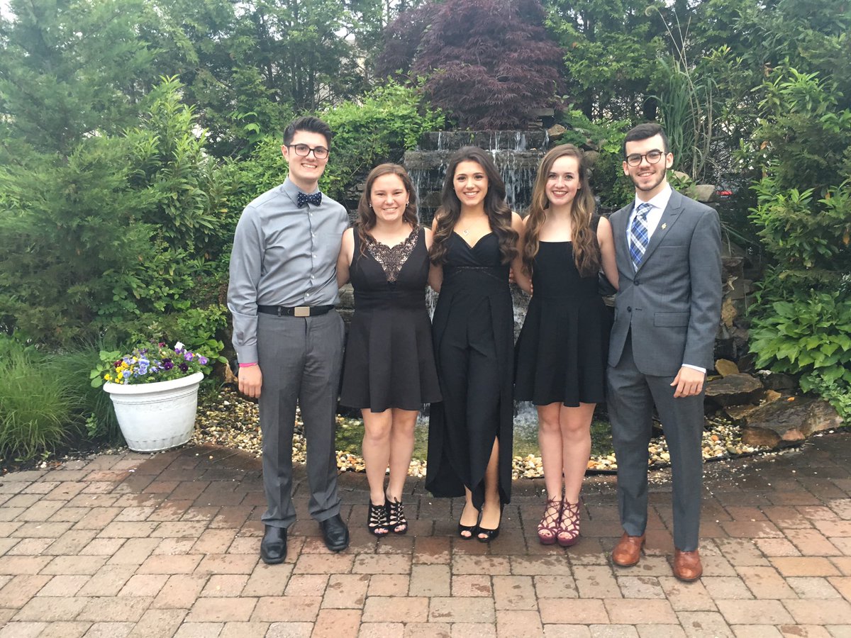 ConnetquotTriM's tweet photo. officers 2016-17 || officers 2017-18 https://t.co/RXtjS1pAnH
