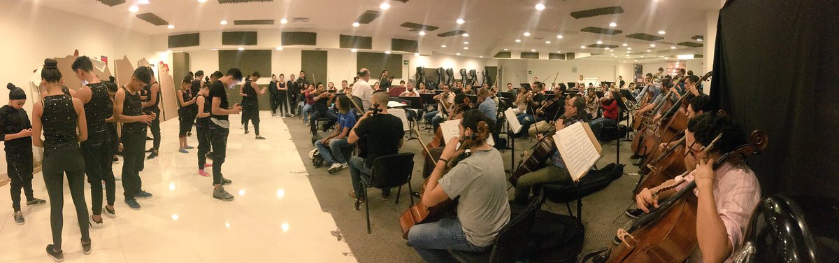 FernandoGarcesC's tweet photo. Ensayo filarmónica y unión latina. https://t.co/ioJtCFegEY
