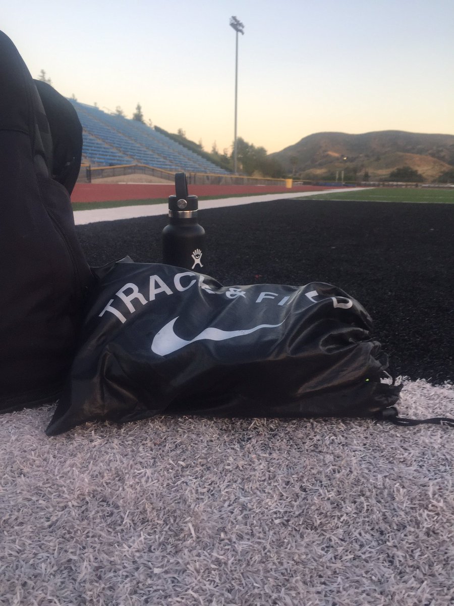 RealSeanBrosnan's tweet photo. It never gets old (10x400m 60sec rest). #sub4min #UCAN #classicworkout https://t.co/2aL1JWVnl9