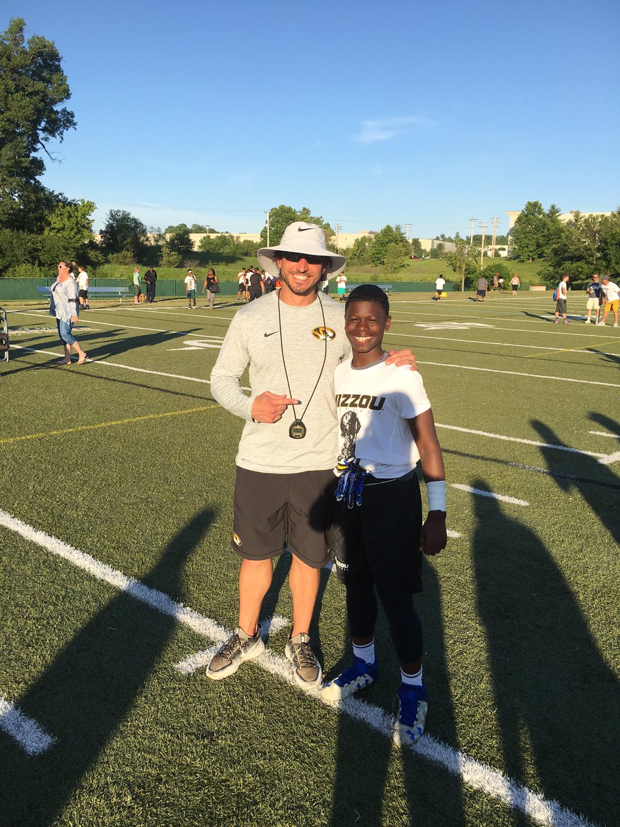 SportsBoyDs's tweet photo. Motivation is when hard work is acknowledged. Thx to #MIZZOU WR Coach @coach_OBRIEN, for recognizing #Ryan8Boyd WR skill-set! @SportsBoyDs https://t.co/Y3wjEhwkpU