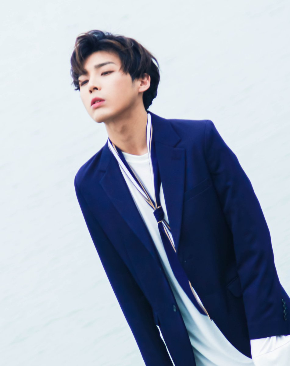 officialvermuda's tweet photo. VERMUDA DEBUT D-4 https://t.co/eVFJen7iOt