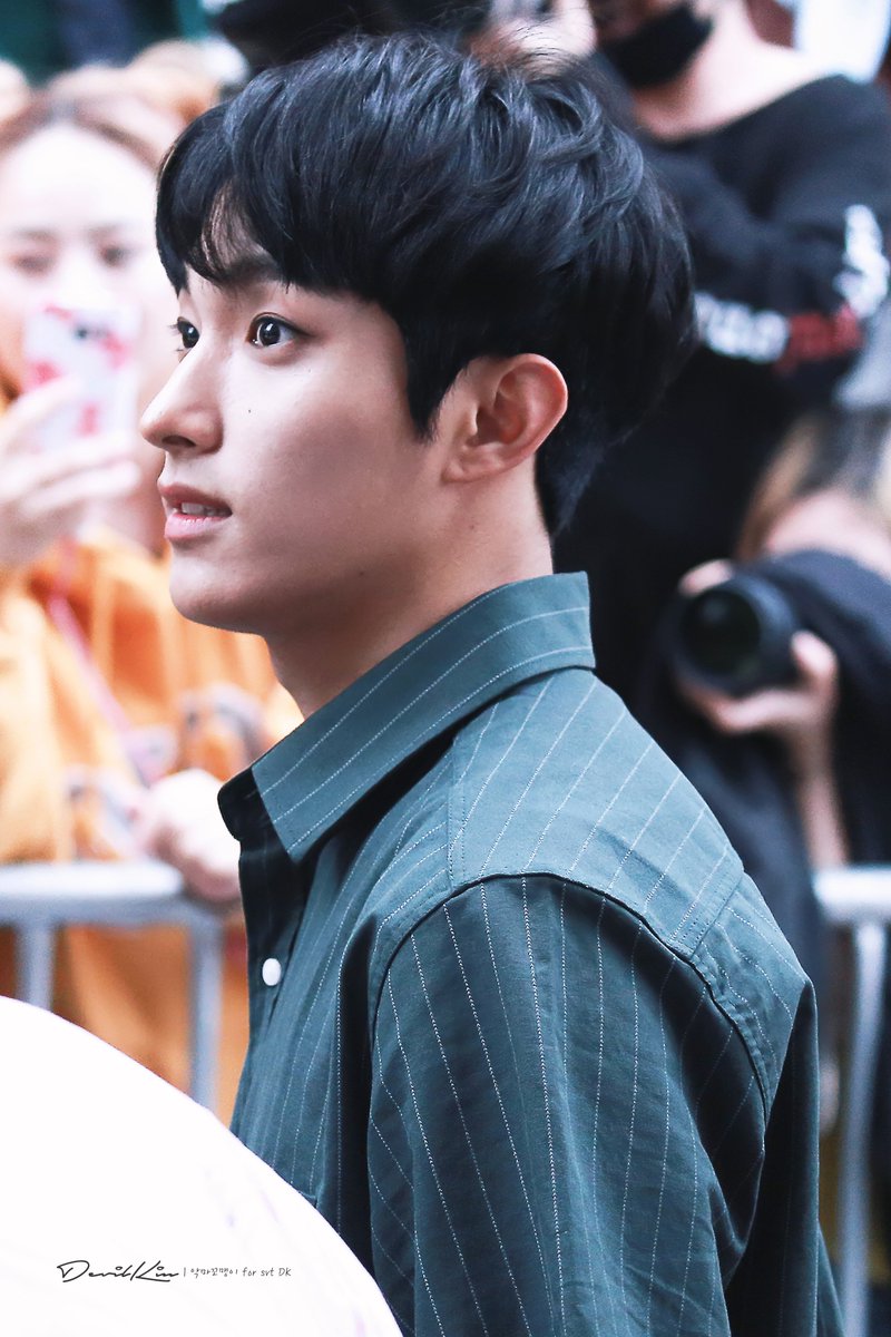 devilkin0218's tweet photo. 20170609 뮤뱅출근 HD
아름다운 소년
https://t.co/Ahl8fpprVP
#울고_싶지_않아 
#세븐틴 #도겸 #SEVENTEEN #DK @pledis_17 https://t.co/2mzFHQBFCI