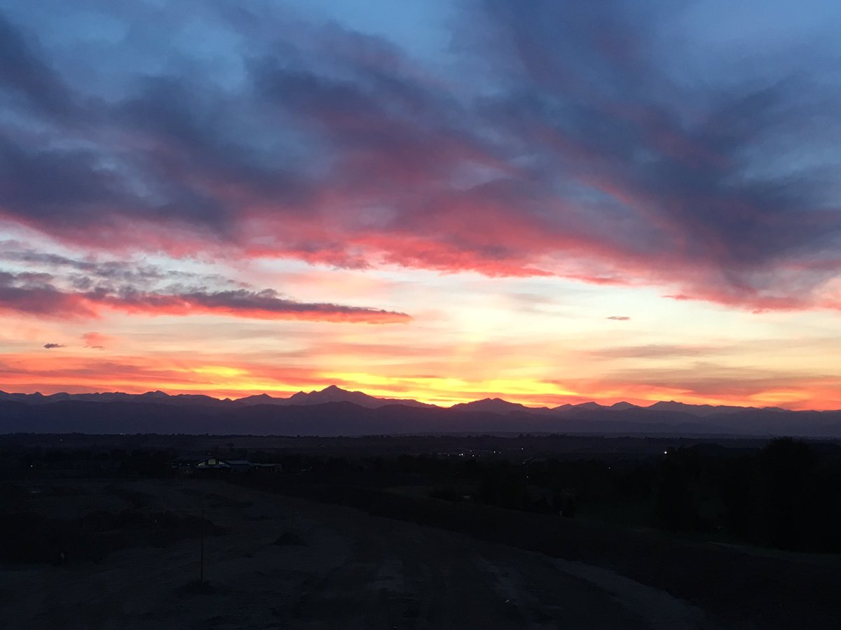 Pmagic6's tweet photo. It's views like these that make me think Colorado would be a great place to live someday. #SorryColumbusButYouDon'tHaveThis https://t.co/QmORuB4pQB