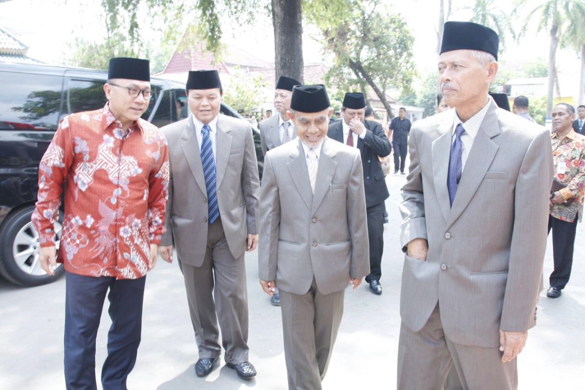 ZUL_Hasan's tweet photo. Kebencianmu tak membuatmu lebih baik dari yang kau benci.. Mendoakan para ulama, semoga Allah jaga kemuliaannya 🙏#JumatBerkah https://t.co/NOgeZkgRWe