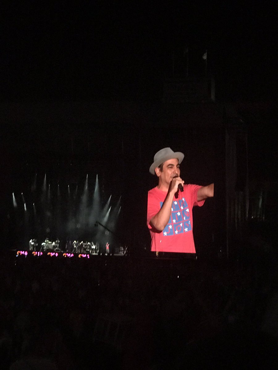 sjburfield's tweet photo. @bobbybones @ProducerEddie he was on stage 😍 https://t.co/kFBriRl63R