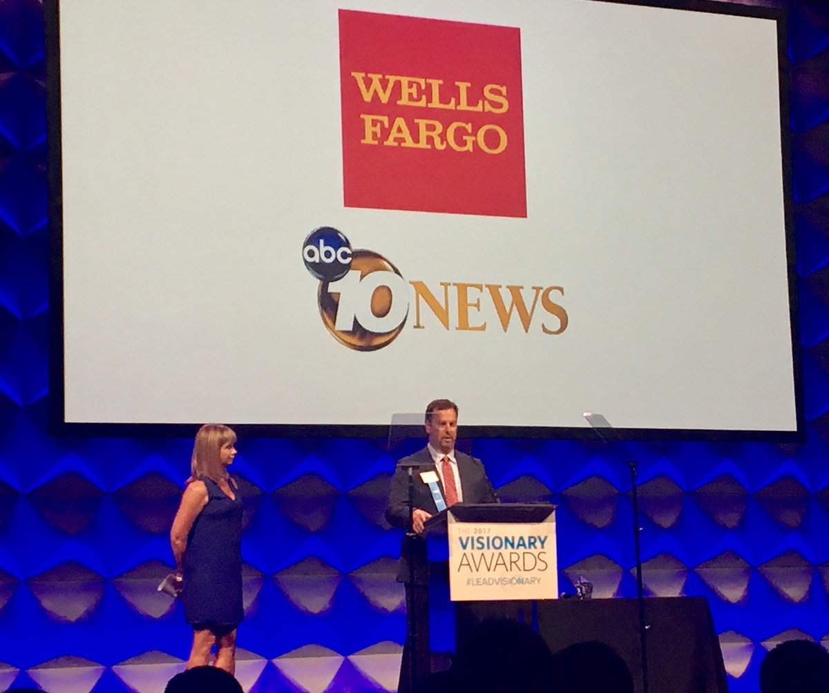 LGonzalez_20's tweet photo. Congrats community spotlight awardee Eric Occhipinti @WellsFargo honored to support 2017 @LEADSanDiego Visionary Awards #leadvisionary https://t.co/hicY5CCkX9