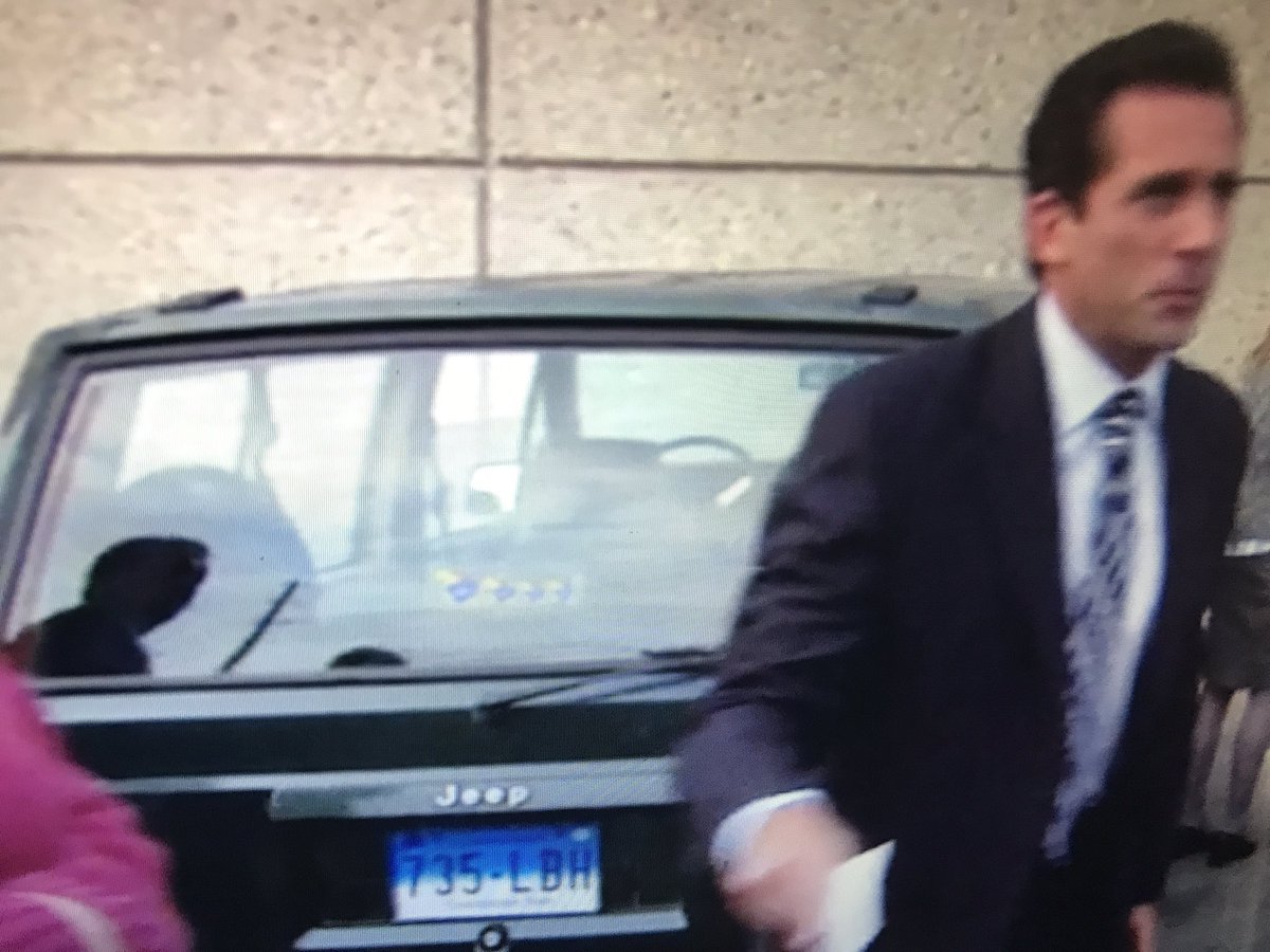 I JUST SPOTTED KU STICKERS WHILE I WAS WATCHING THE OFFICE OMG LOOK AT IT!!!! SO PROUD