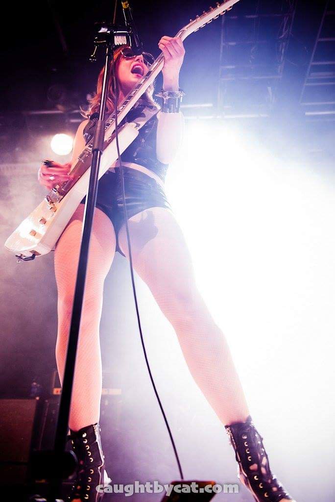 LZZbians's tweet photo. Legs for days. ❤❤🔥
@LZZYHALE #lzzbian #lzzyhale #halestorm https://t.co/kFxBghXVRf