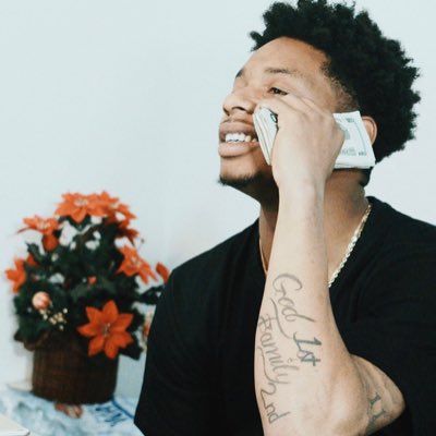 deedotswervo's tweet photo. #NewProfilePic #HelloWhoDis📲 https://t.co/NrapUveuQC