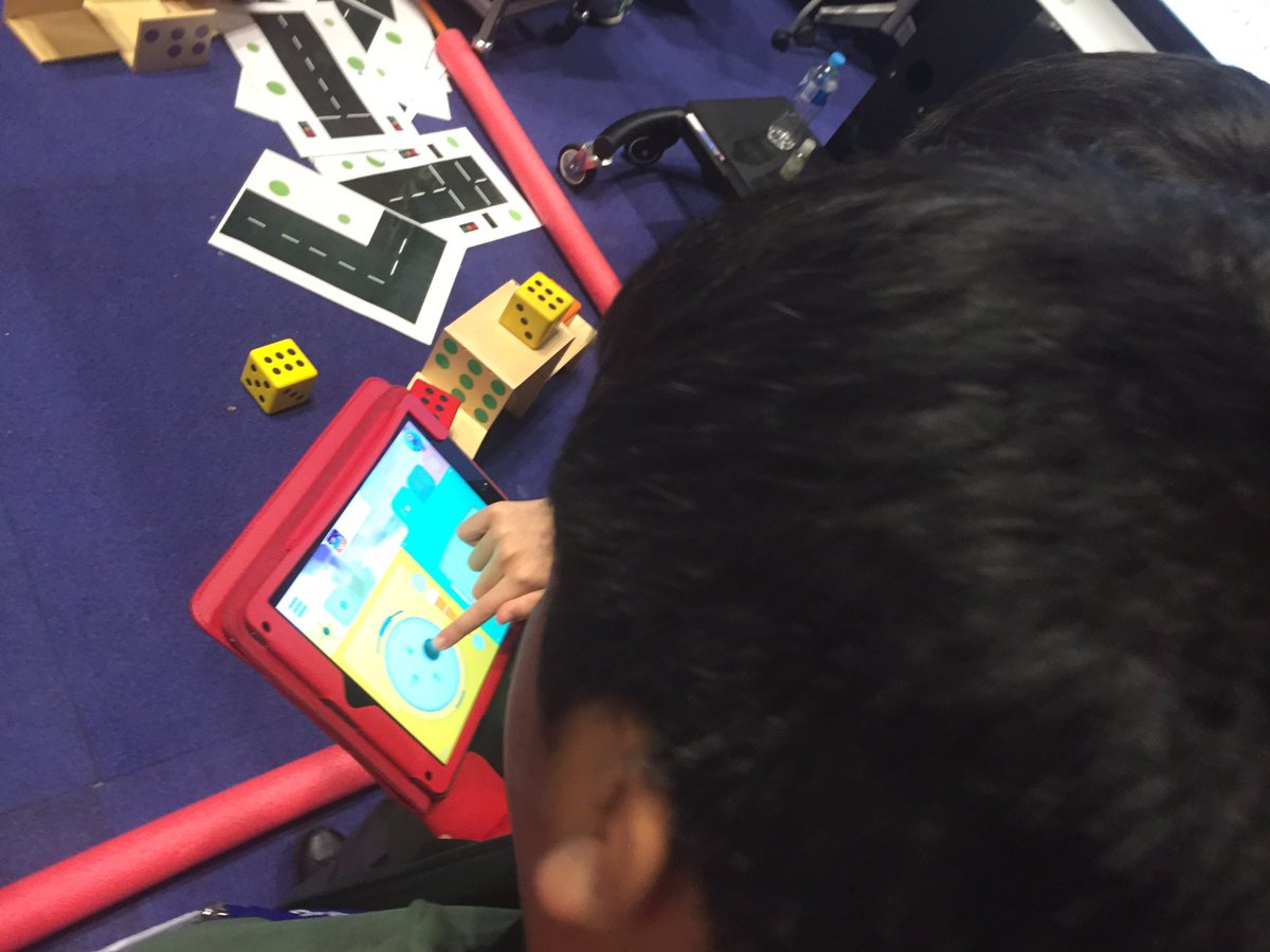 pps_stem's tweet photo. Awesome fun coding and using robotics @ParramattaPS @JoachimCohen123 @es_learning @FuturesLearning #edutechau https://t.co/OfQ5HZuS3A